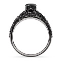 pierścionek-zaręczynowy-z-czarnego-złota-z-czarnymi-diamentami.jpg