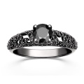 pierścionek-zaręczynowy-z-czarnego-złota-z-czarnymi-szafirami.jpg