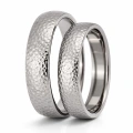 ZJTGR5-002-1-Trauringe-aus-Titan-Titan-gehämmert-5mm.webp