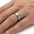 ZJTGR5-008-6-Trauringe-aus-Titan-ziseliertes-Titan-5mm.webp