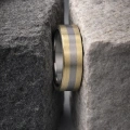 AH-Trio-4-Trauring-aus-Titan-und-Gelbgold-8-mm.webp