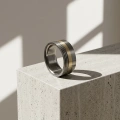 AH-Cylinder-3-Trouwring-van-titanium-en-geelgoud-9mm.webp