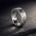 AH-Zic-Zac-2-Snubní-prsten-z-titanu-se-16-diamanty-0-32-ct.webp