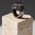 AH-Zic-Zac-4-Snubní-prsten-z-titanu-se-16-diamanty-0-32-ct.webp