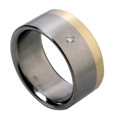 Obrączka z tytanu i żółtego złota z diamentem 10 mm