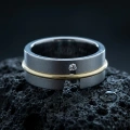 AH-Sabotage-4-titanium-trouwring-geelgoud-diamant.webp