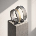 AH-Slubne-3-titan-trauringe-gold-matt-brillant-handgefertigt.webp