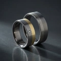 AH-Slubne-4-titan-trauringe-gold-matt-brillant-handgefertigt.webp