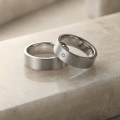 AH-Sam-3-titanium-trouwringen-mat-diamant-handgemaakt.webp