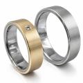 AH-Classic-1-titanverlobungsringe-matt-gold-diamant-handgefertigt.webp