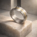AH-Cylinder-z-diamentami-2-valec-titanovy-prsten-zlato-diamanty-matny.webp