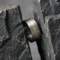 AH-Cylinder-z-diamentami-7-valec-titanovy-prsten-zlato-diamanty-matny.webp