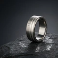AH-Zebra-z-diamentem-6-matny-titanovy-snubni-prsten-stribro-diamant-9mm.webp