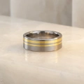 AH-Zebra-złota-3-titan-ehering-matt-gold-streifen-flach.webp