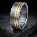 AH-Zebra-waska-6-matte-titanium-ring-gouden-strepen-14k.webp