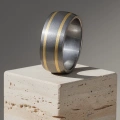 AH-Barrel-gold-4-breiter-matter-titanring-gelbgold.webp