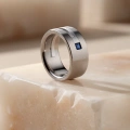 AH-Carre-szafir-S-3-matte-titanium-ring-zilver-saffier.webp