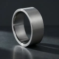 AH-D-sam-2-breiter-titanring-matt-flach.webp