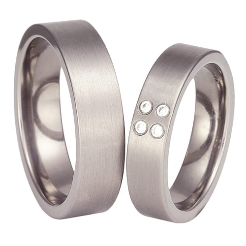 Obrączki z tytanu z 4 diamentami 0-08ct